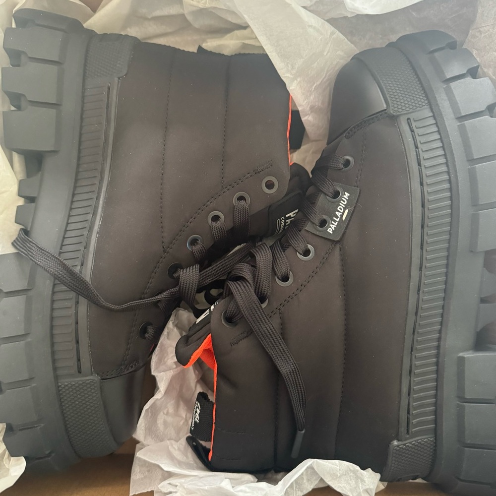 PALLADIUM BOOTS - Picture 2 of 2